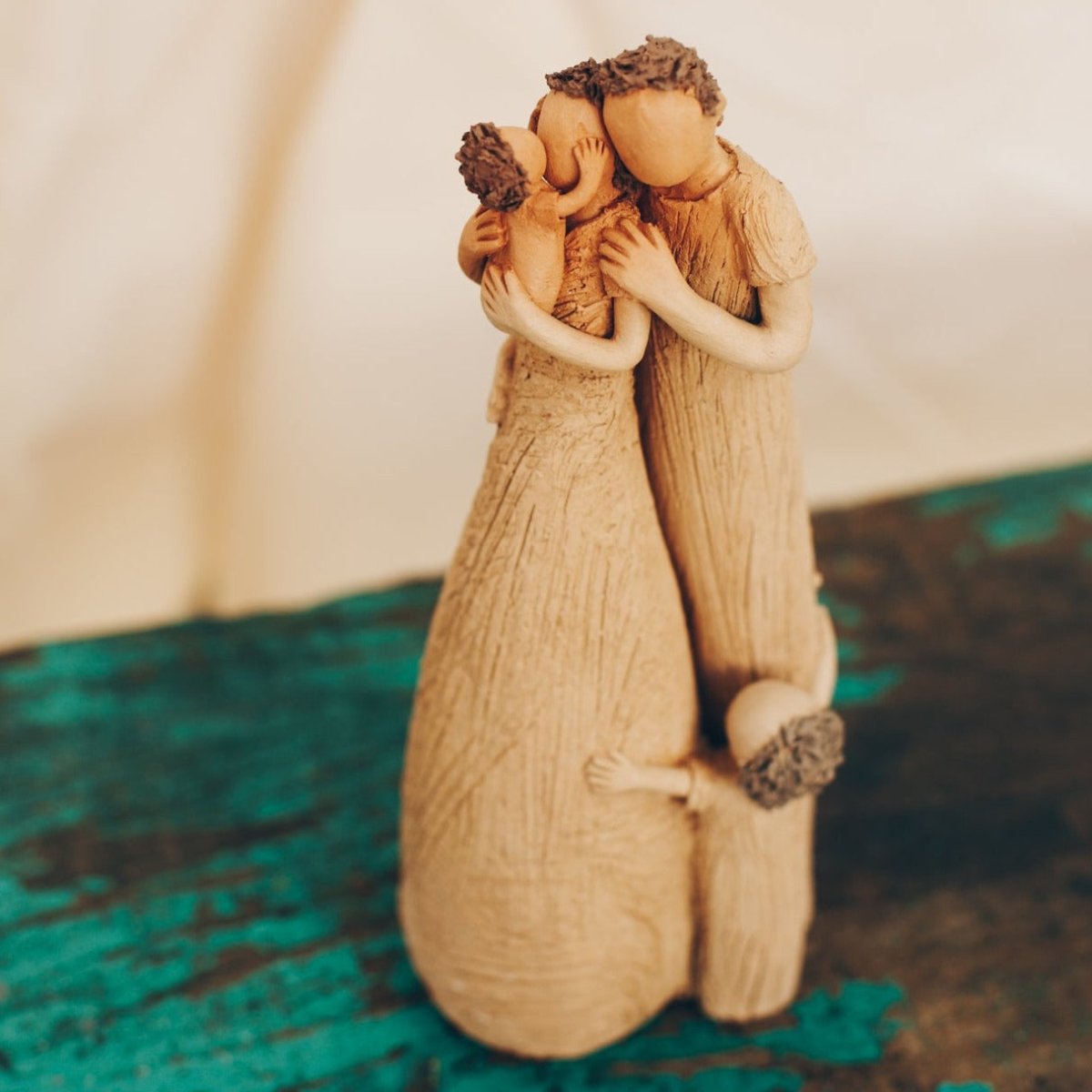 CASAREVIVA - Escultura Família - Mãe, Pai, bebê e Criança G - Sinta-se em Casa - Decoração